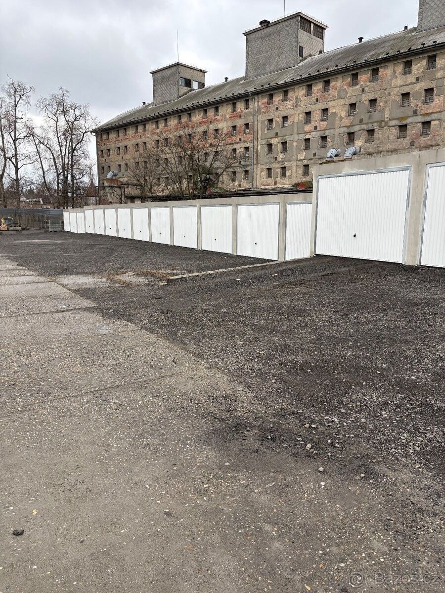 Garáže, Prostějov, 796 01