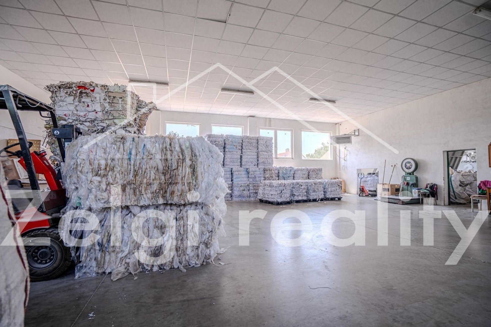 Prodej komerční - Velké Němčice, 1 m²