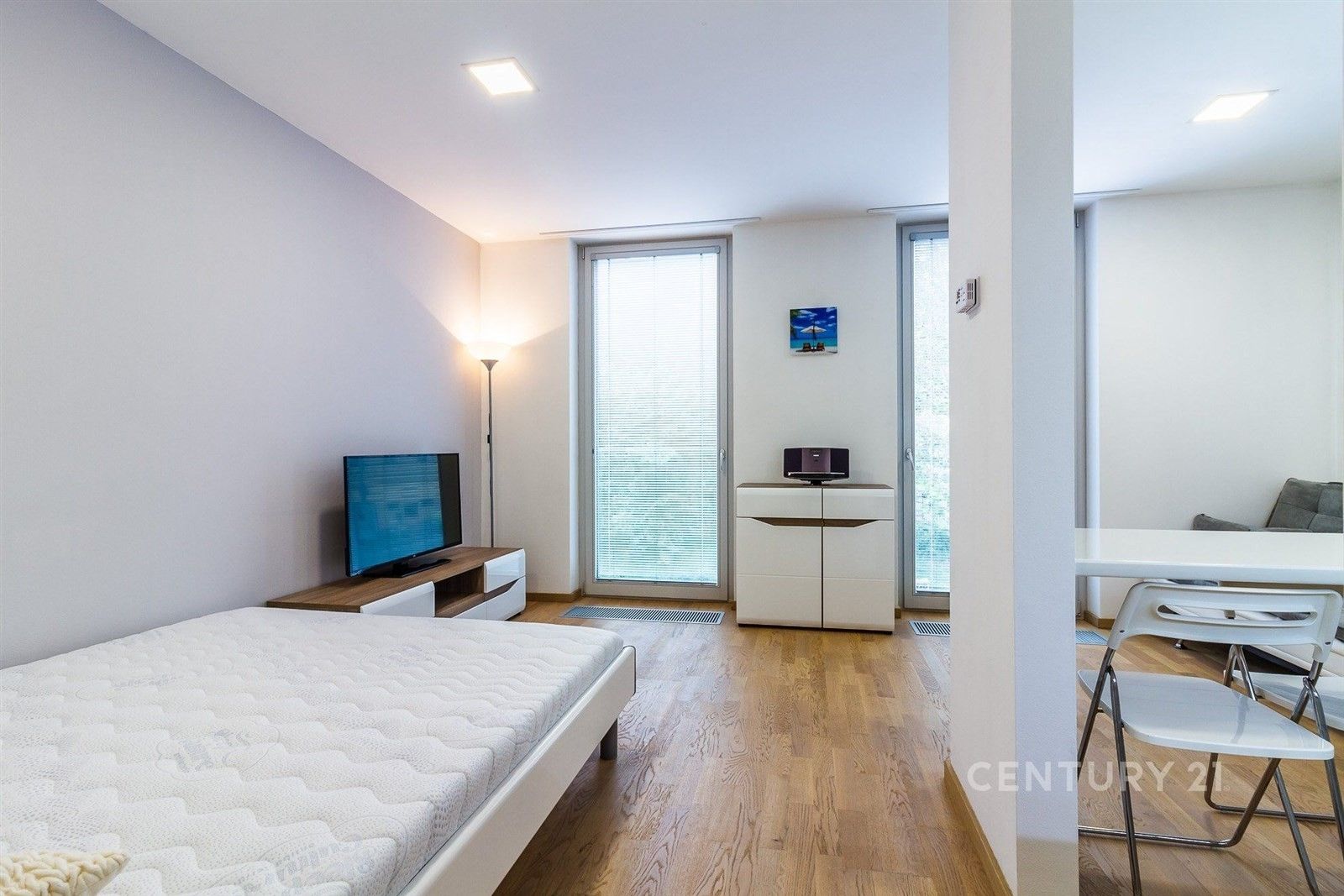Pronájem byt 1+kk - Bieblova 3335, Praha, 32 m²