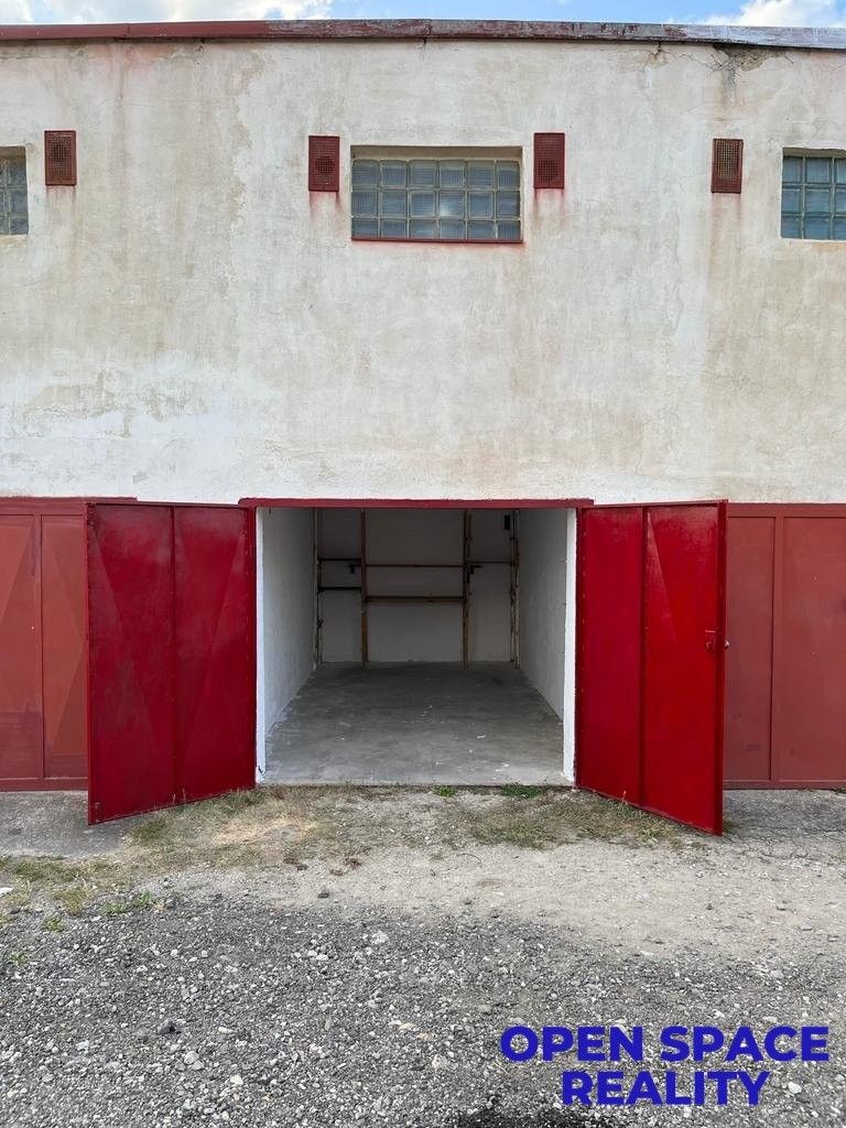 Garáž · 18 m² · Nádražní, Český Krumlov Nádražní Předměstí - 3