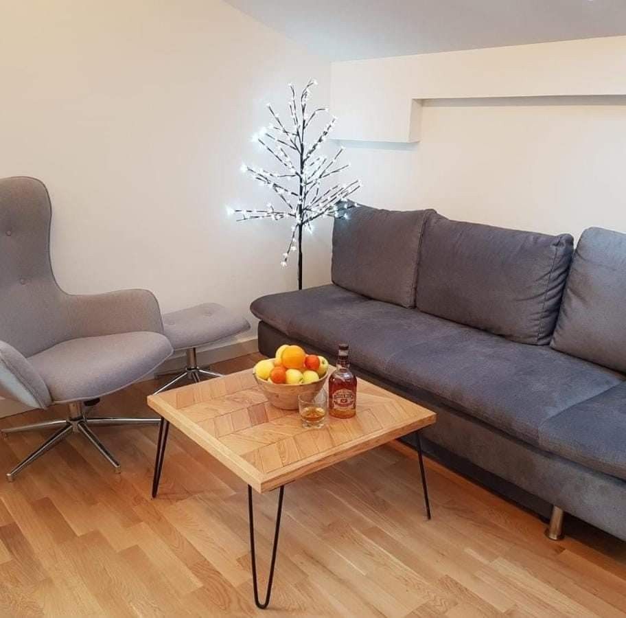 Prodej rodinný dům - 987 66, Zahraničí