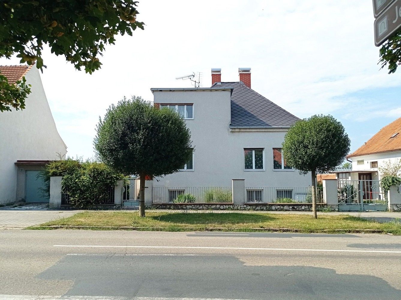 Rodinné domy, Mikulov, okres Břeclav, Jihomoravský kraj, 200 m² - 2