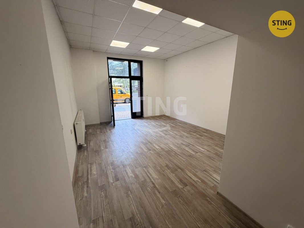 Pronájem obchodní prostory - nám. Míru  , Třinec Staré Město, 26 m² - 5