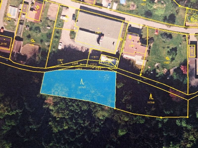Les, 1 237 m²