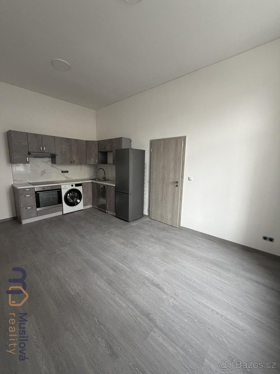 Pronájem byt - Teplice, 415 01