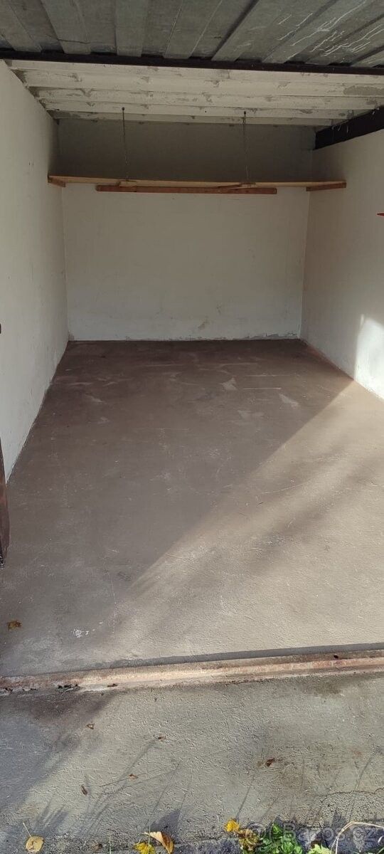 Garáže, Liberec, 463 12