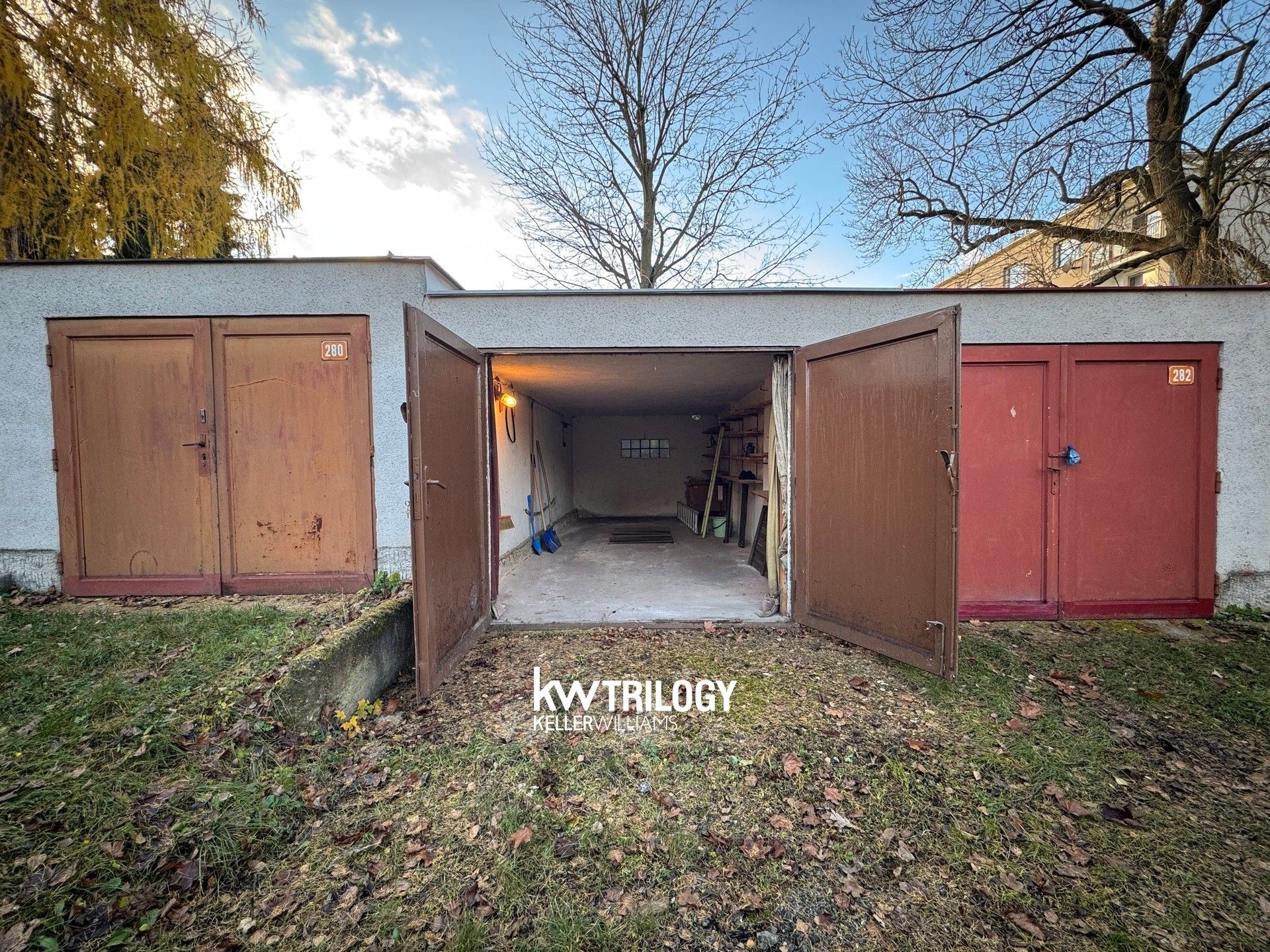 Pronájem garáž - Vašíčkova, Kladno, 20 m²