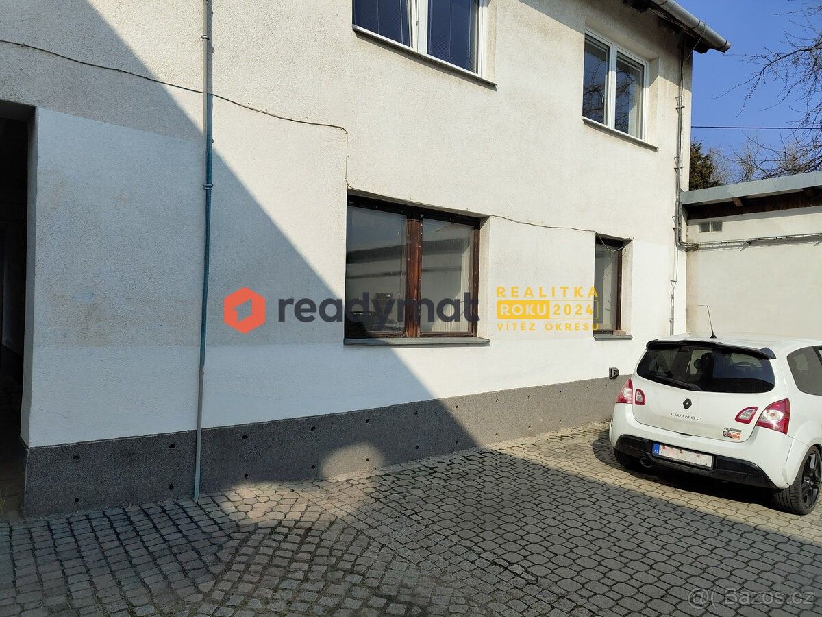 Sklady, Hodonín, 695 01