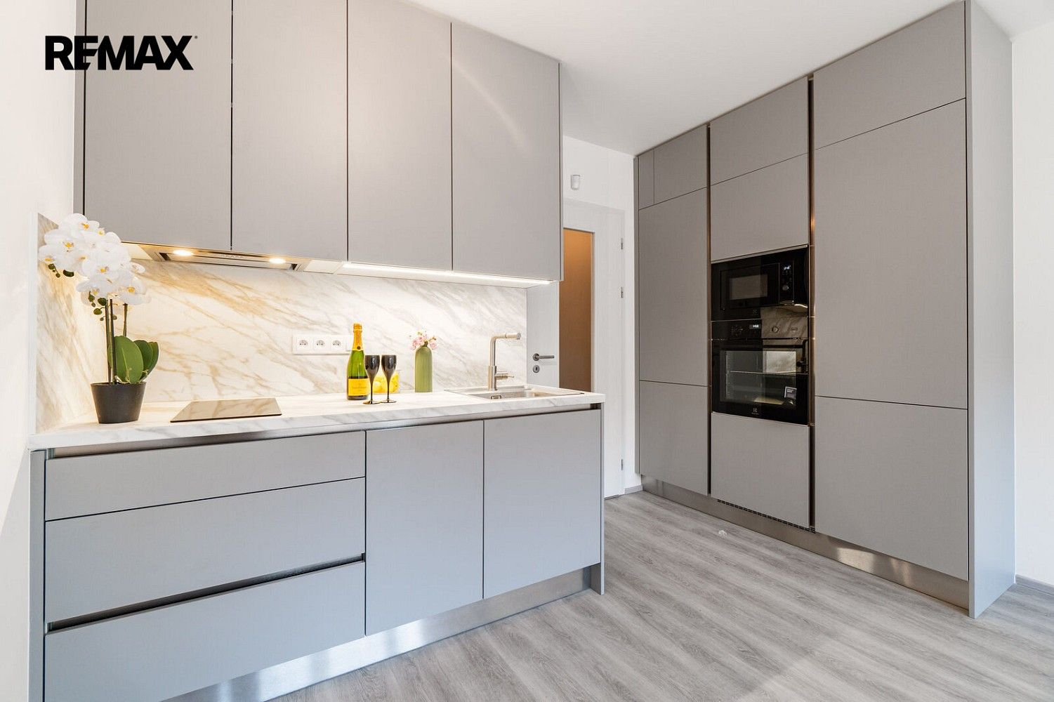 Byt 1+kk · 34 m² · Praha - Háje, okres Praha 11, Hlavní město Praha - 4