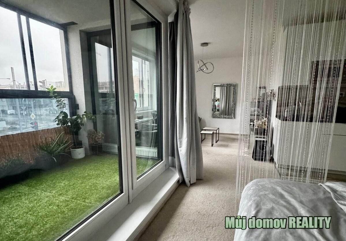 Pronájem byt 1+kk - Poděbradská, Praha, 46 m²