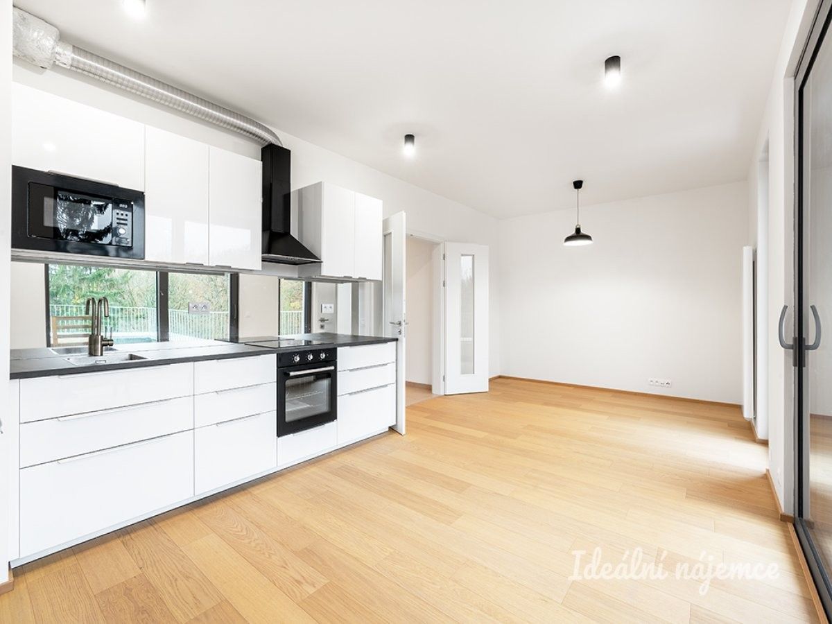 2+kk, Akáciová,Smíchov - Praha 5,Praha, 53 m² - 1