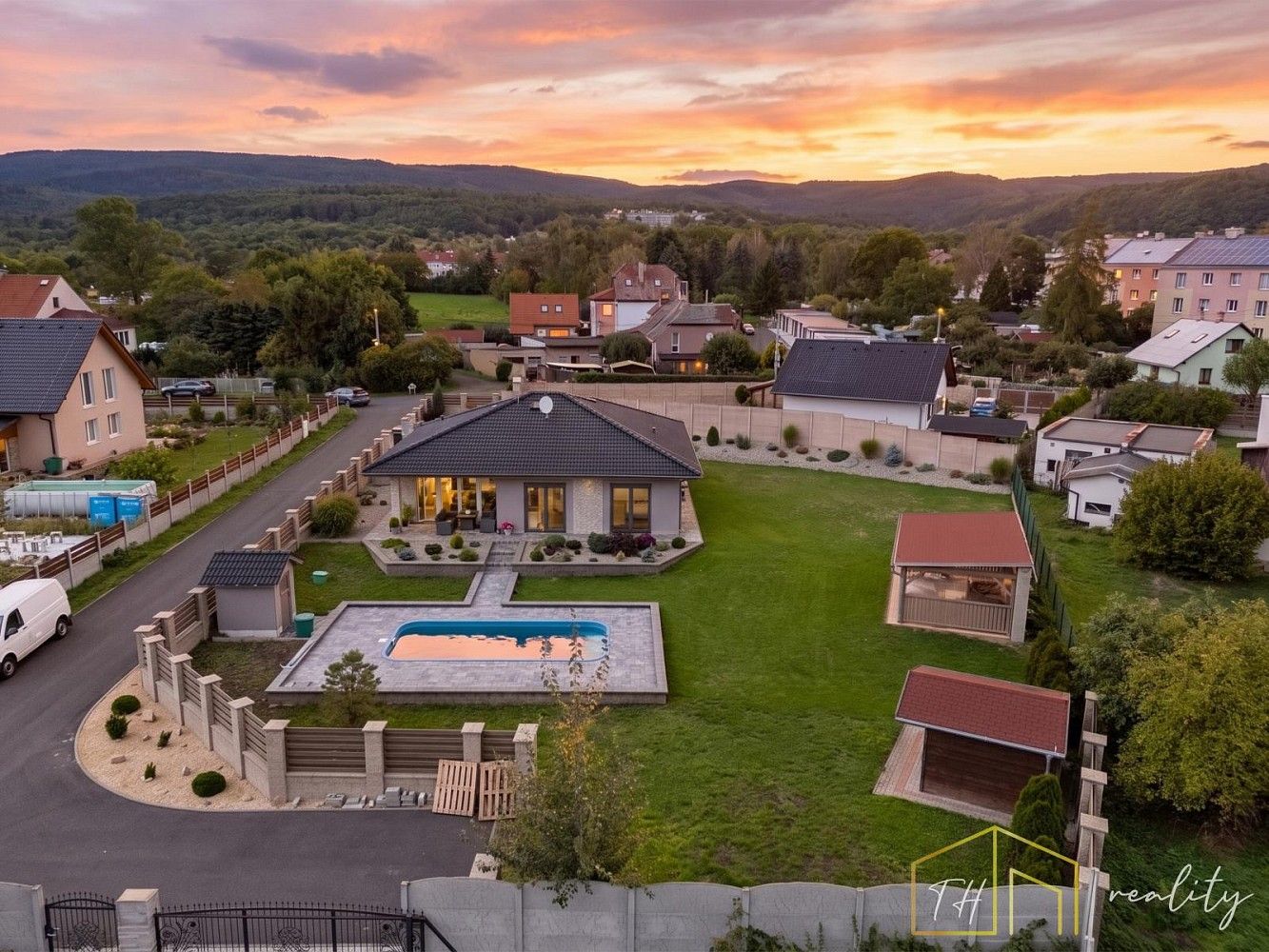 Rodinné domy, Dubí - Mstišov, okres Teplice, Ústecký kraj, 154 m² - 1
