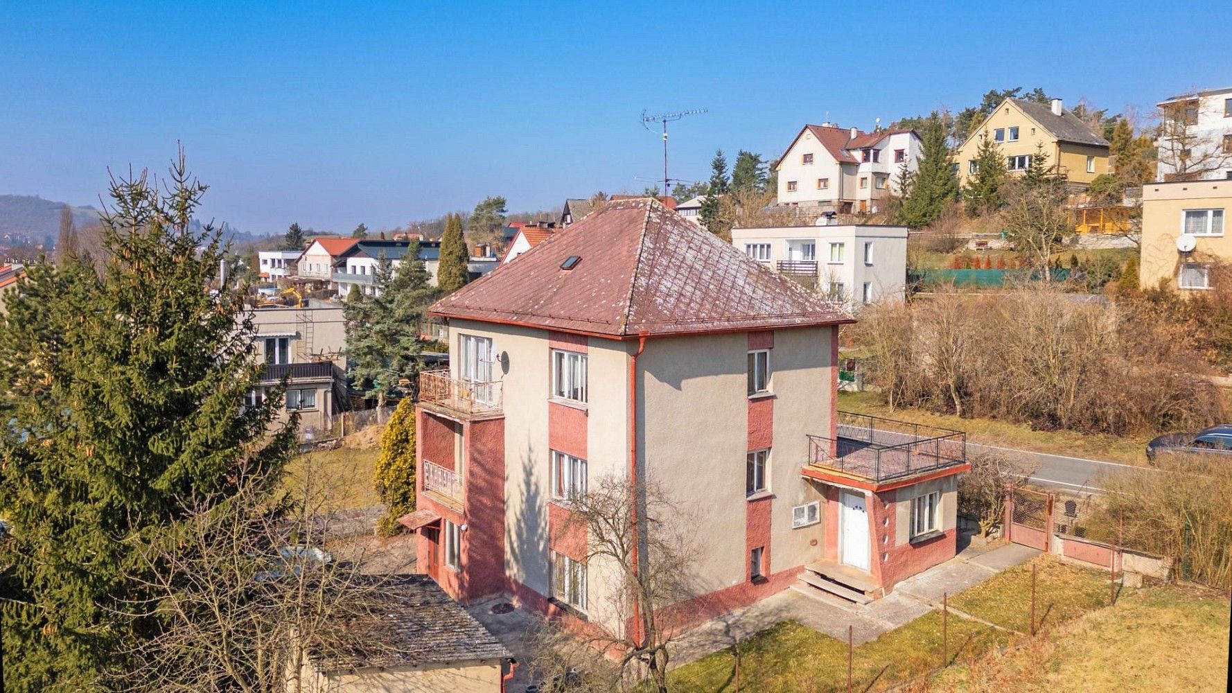 Rodinné domy, Hýskov, okres Beroun, Středočeský kraj, 180 m² - 1