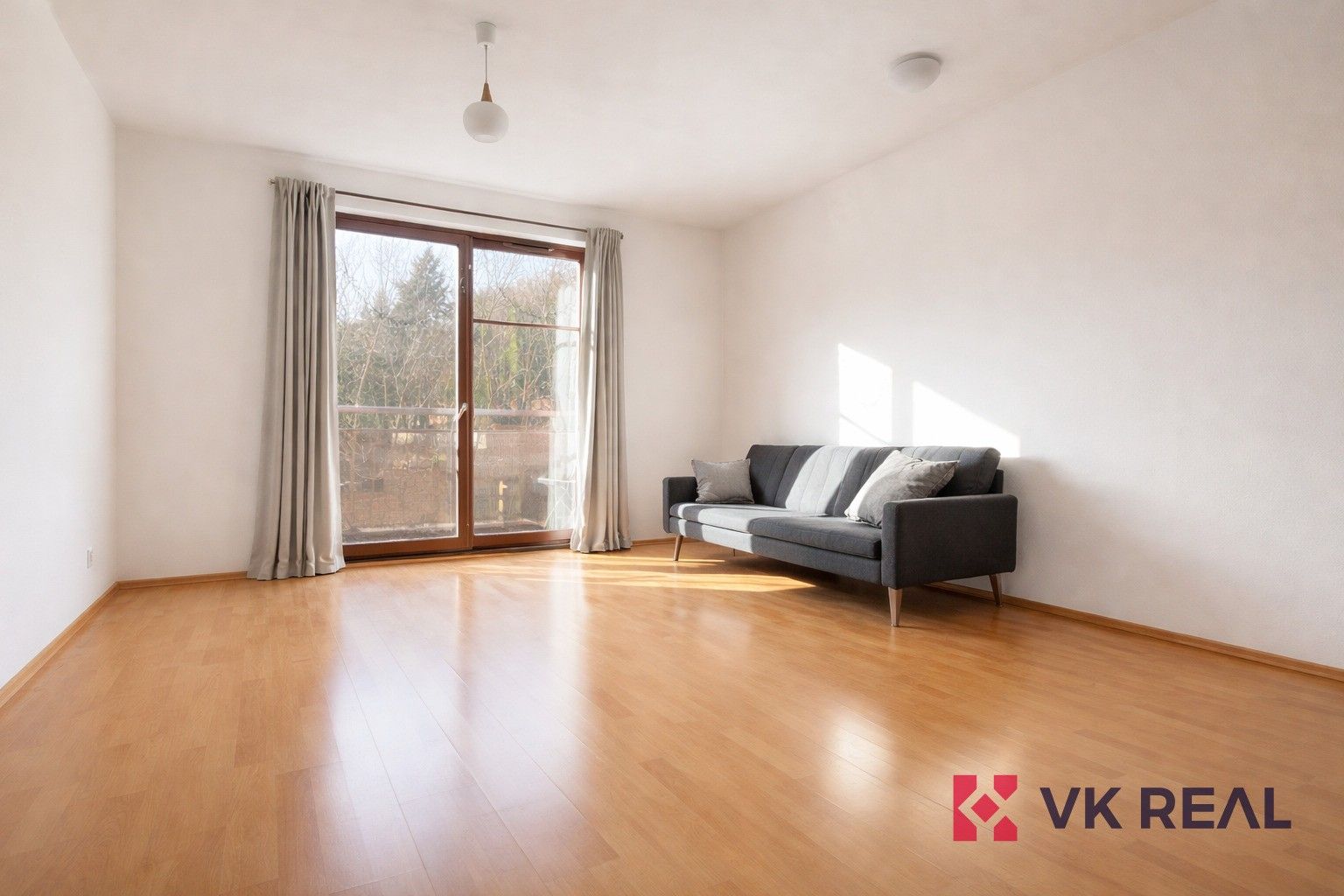 2+kk, Pod Klamovkou, Praha, 48 m²