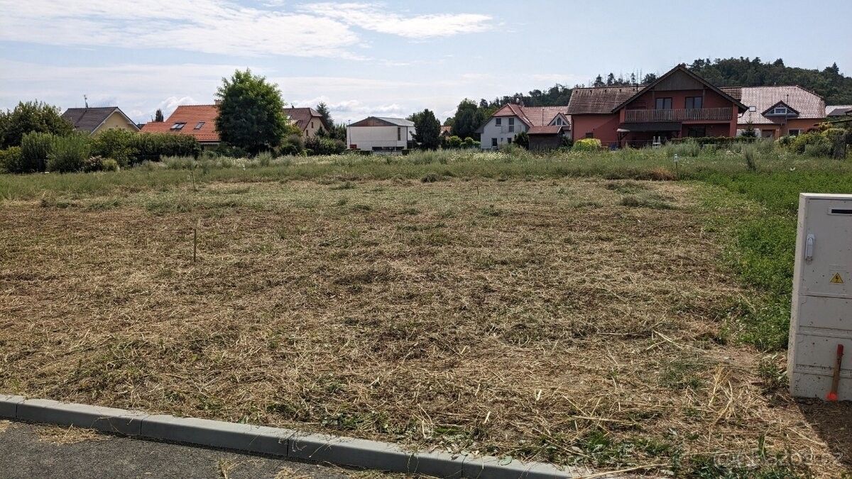Prodej pozemek pro bydlení - Ostopovice, 664 49