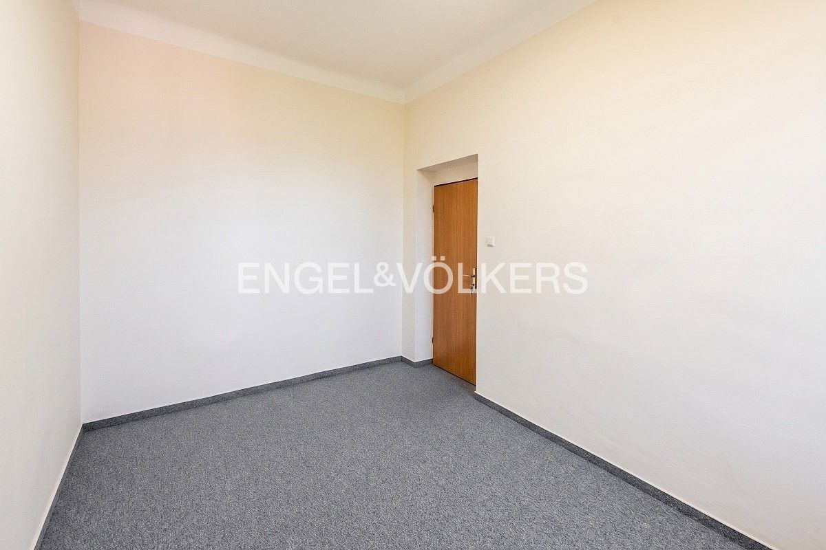Pronájem kancelář - Šlikova 287, Praha Břevnov, 35 m² - 5