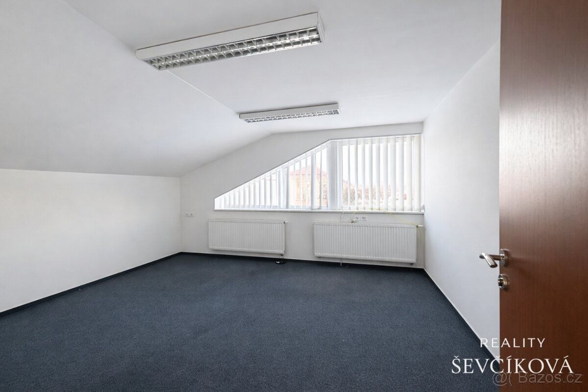 Pronájem obchodní prostory - Hradec Králové, 500 02