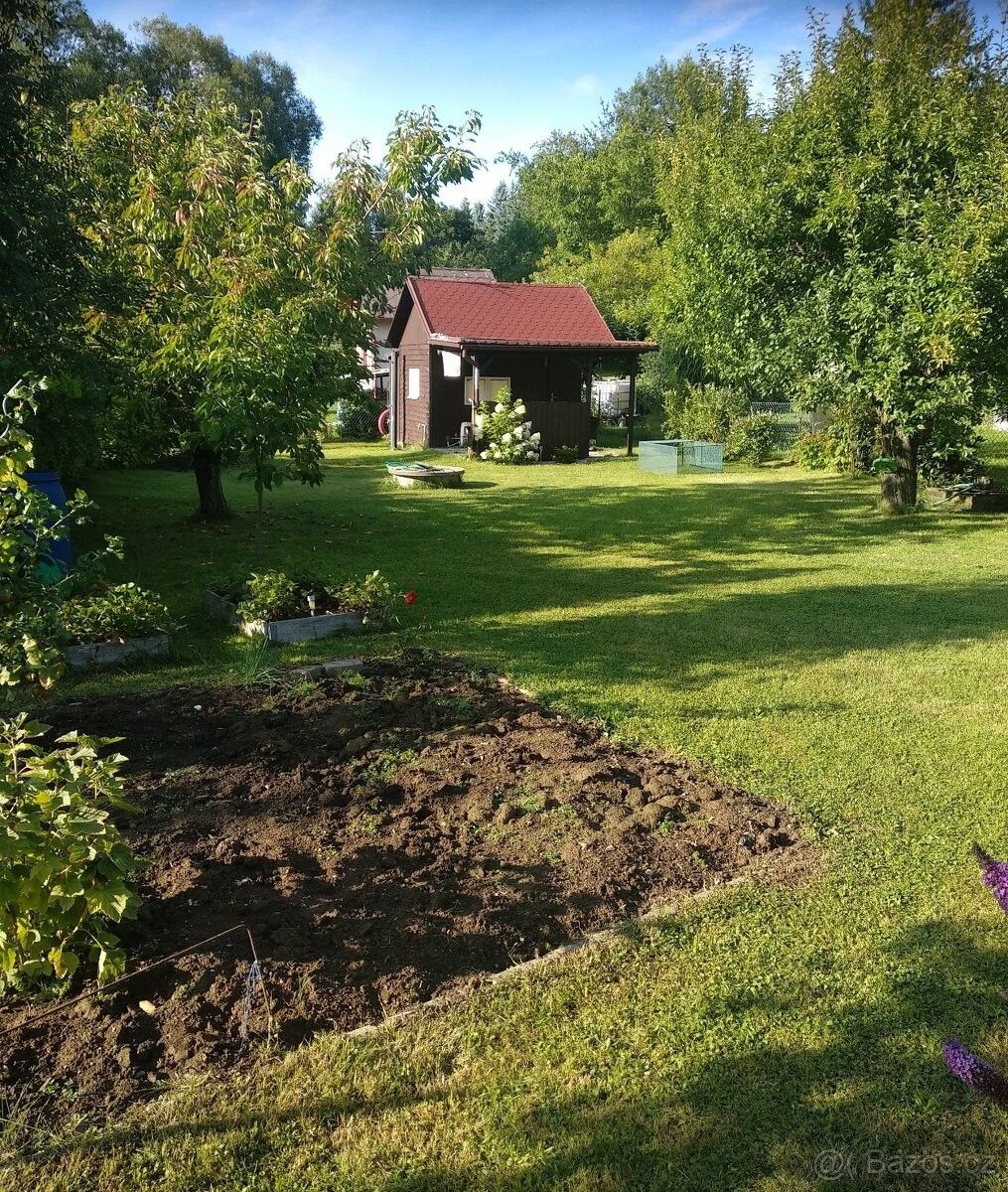 Zahrady, Uhlířské Janovice, 285 04