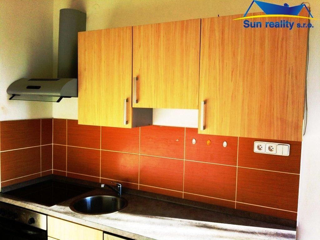 Činžovní domy, nám. Míru, Šumperk, 150 m²