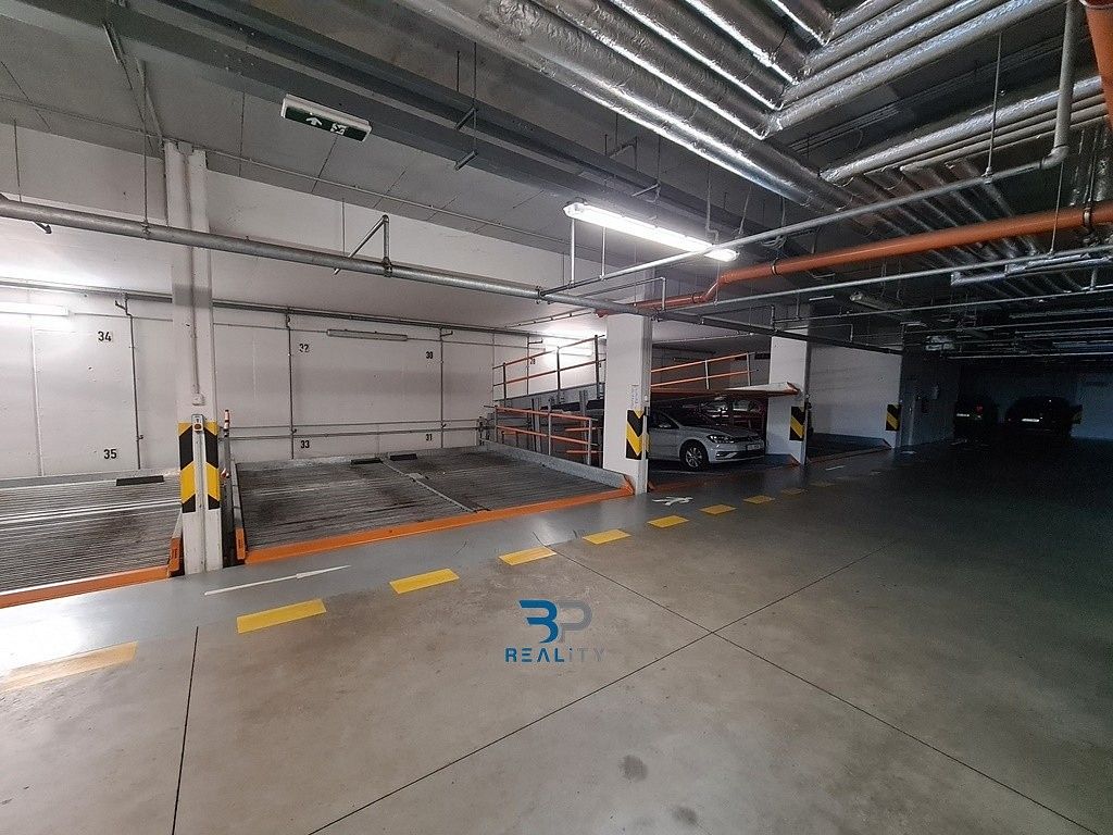 Nemovitost · 10 m² · Praha - Dejvice, okres Praha 6, Hlavní město Praha - 3