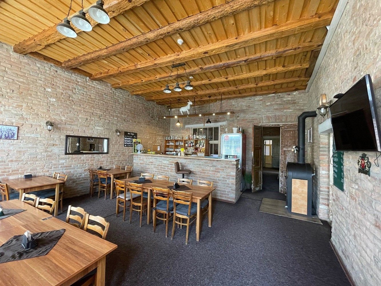 Restaurace, Rakvice, okres Břeclav, Jihomoravský kraj, 400 m² - 1