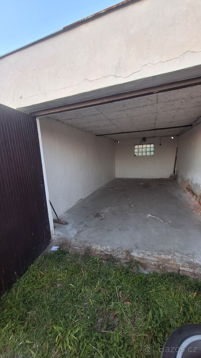 Garáže, Bílovec, 743 01 - 2