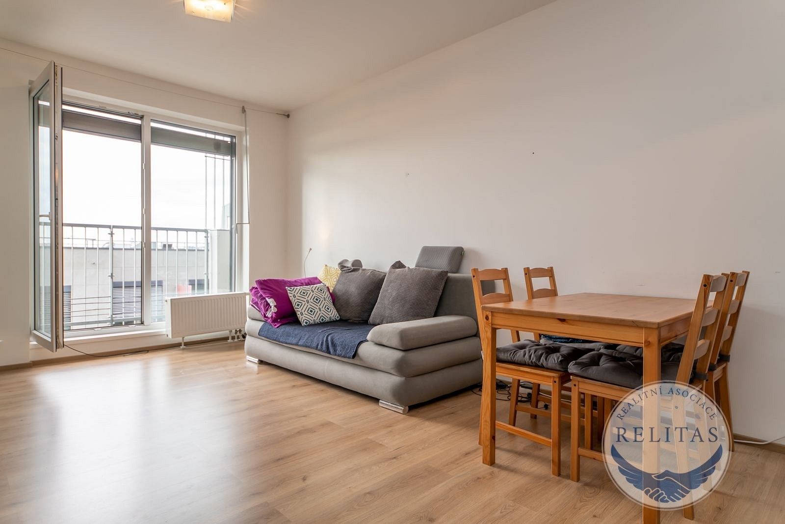 Pronájem byt 1+kk - Nad úžlabinou, Praha, 30 m²