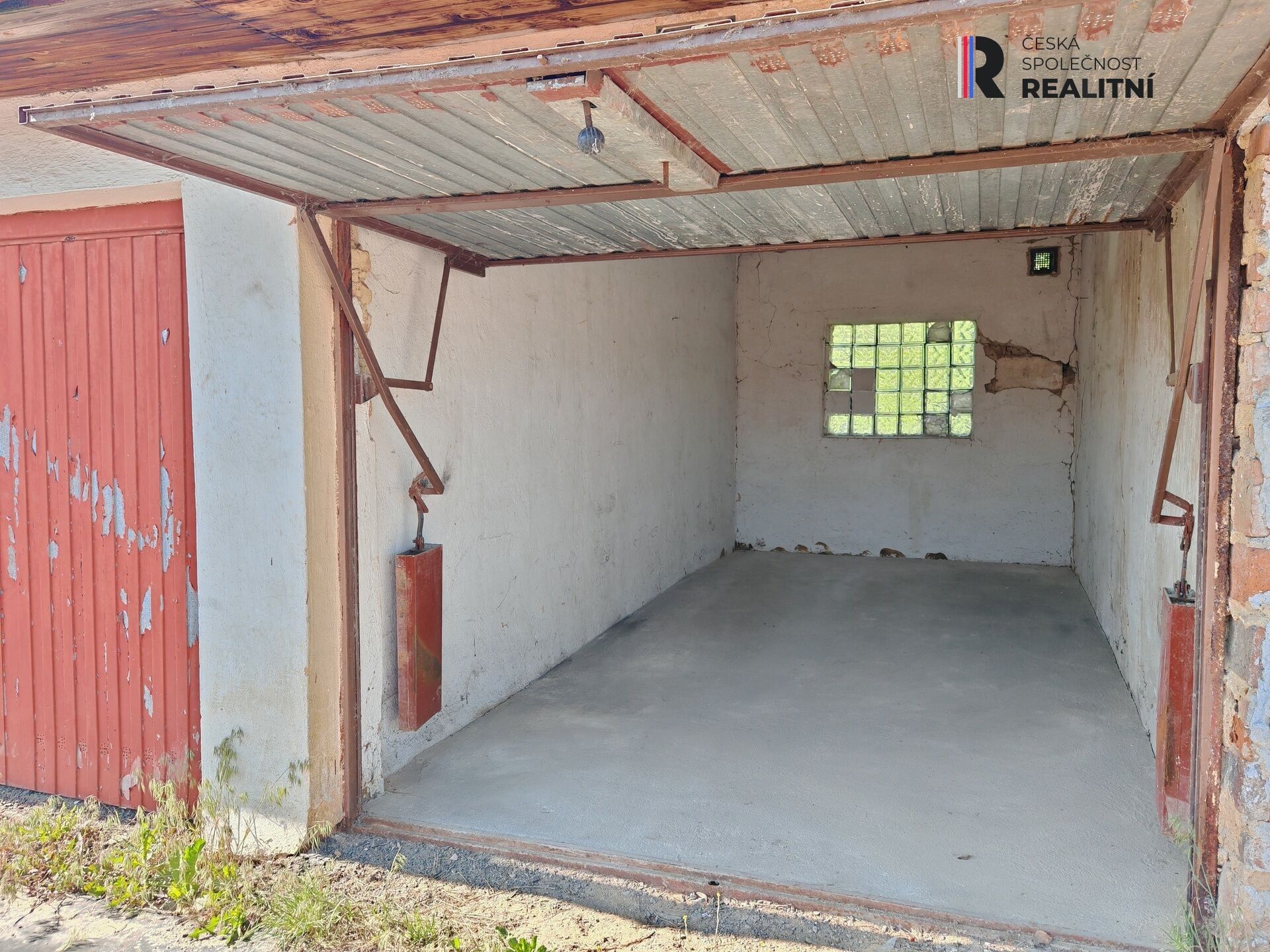 Garáže, Dr. Kocourka, Sokolov, 16 m²