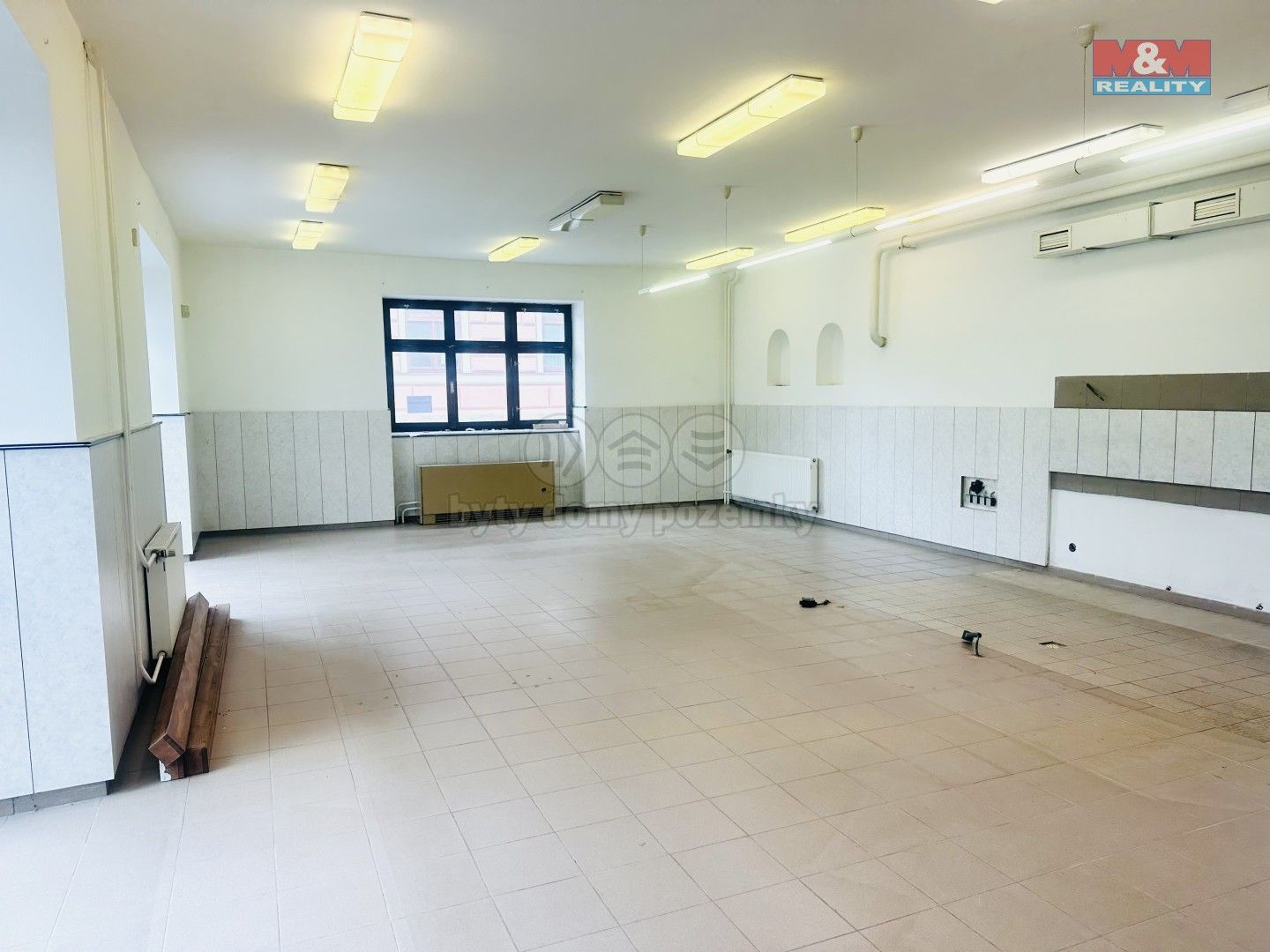 Pronájem obchodní prostory - Vratislavovo náměstí, Nové Město na Moravě, 110 m²