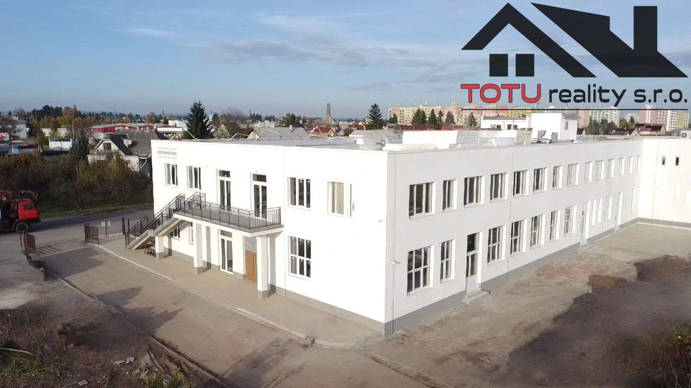 Pronájem obchodní prostory - Jezbinská, Jaroměř, 580 m²