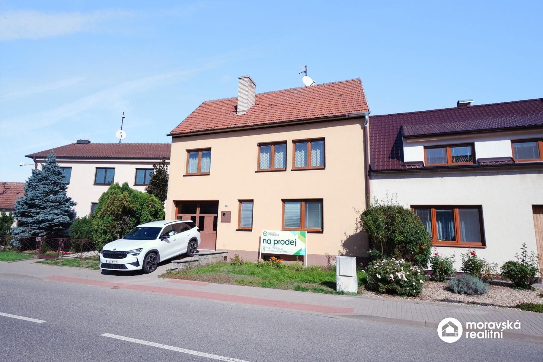 Prodej rodinný dům - Zahrádky, Neslovice, 192 m² - 1