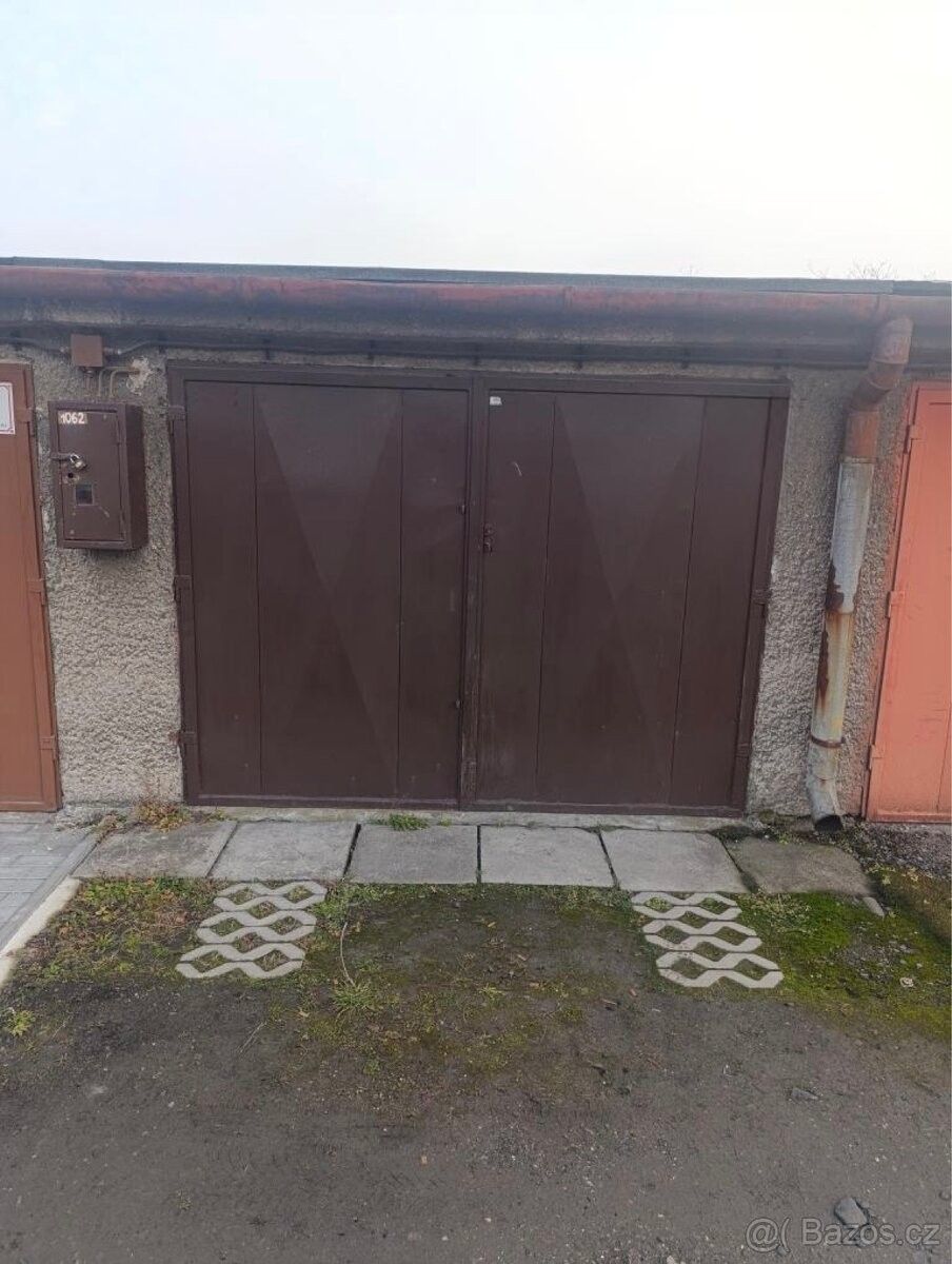 Garáže, Karviná, 733 01