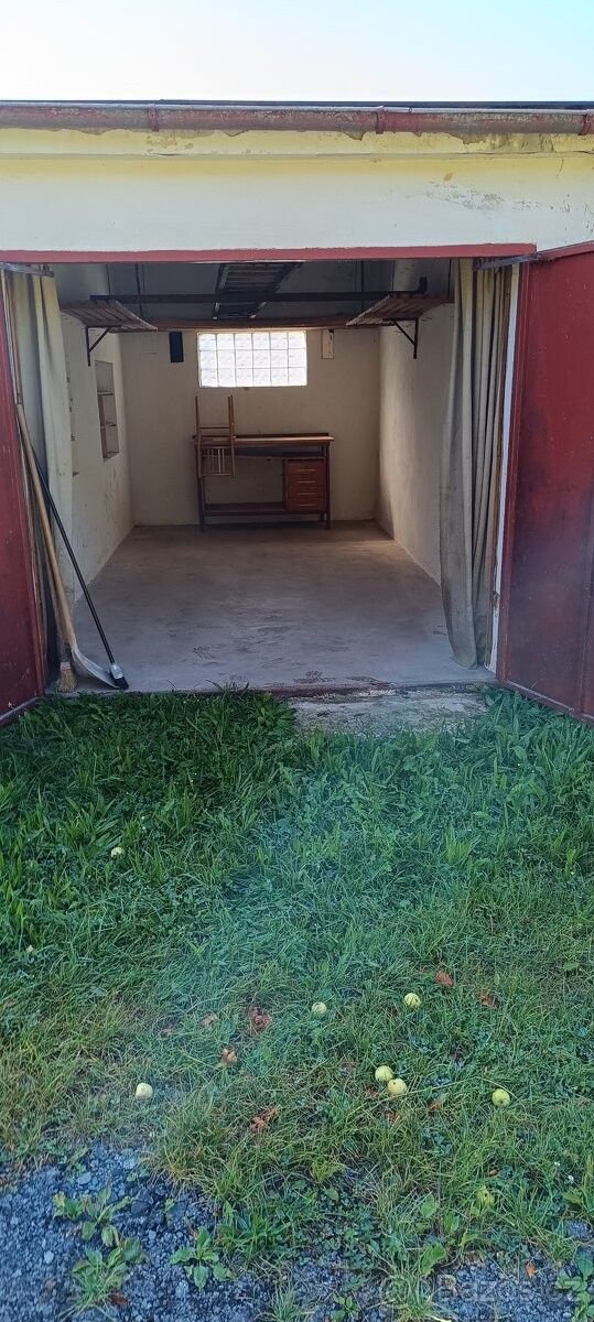 Garáže, Český Krumlov, 381 01