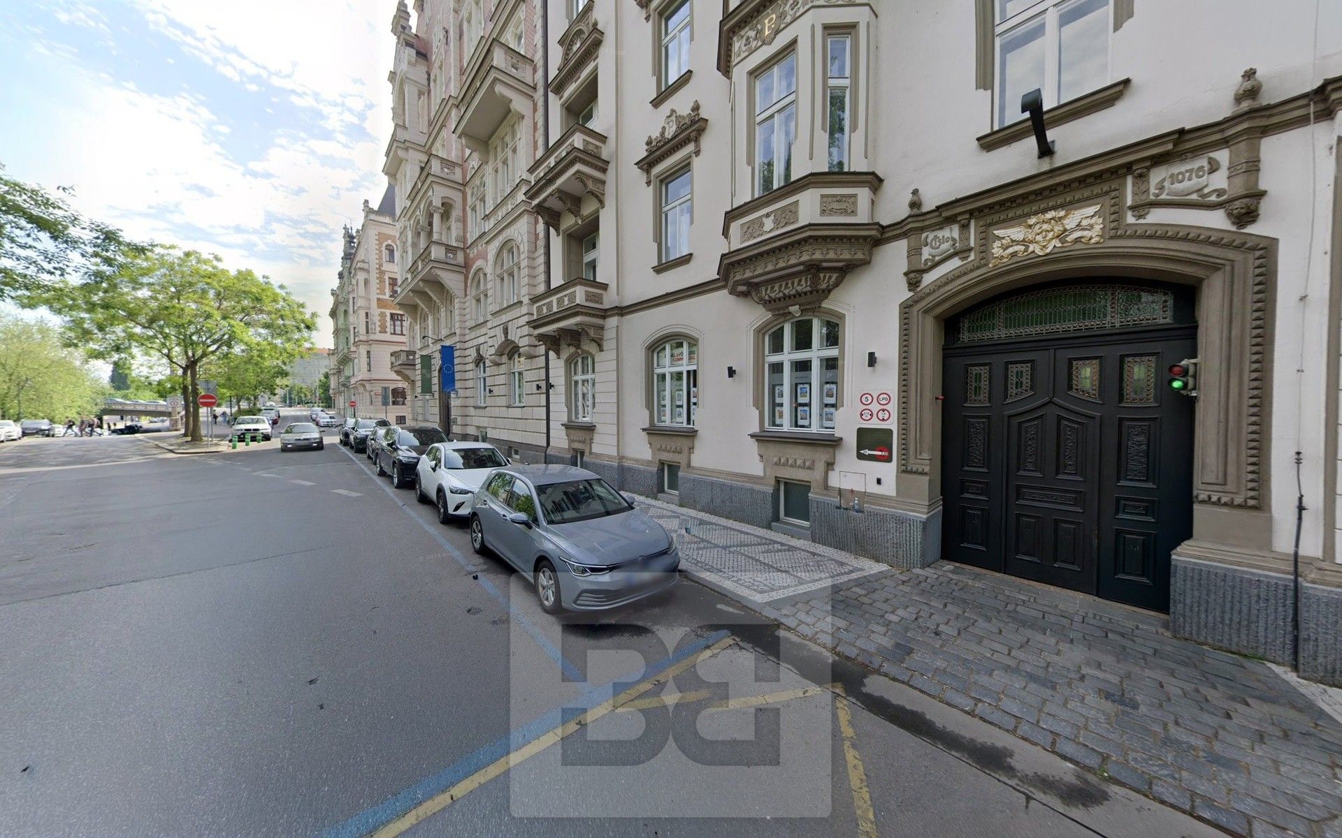 Ostatní, Janáčkovo nábřeží, Praha, 15 m²