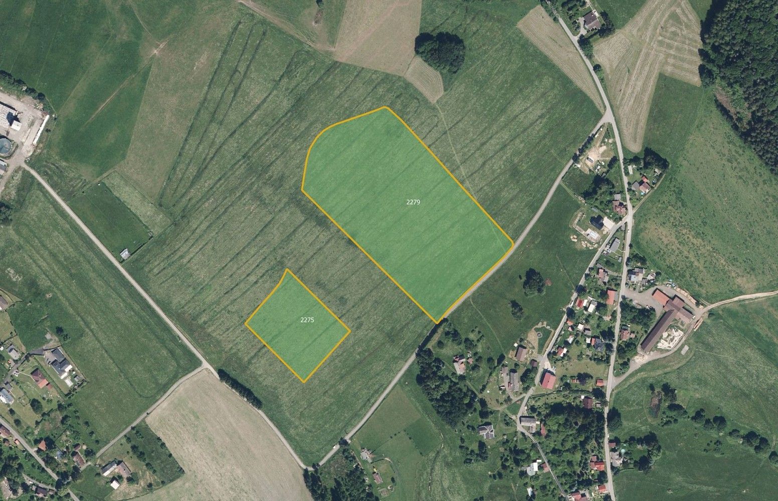 Louka, 12 382 m²