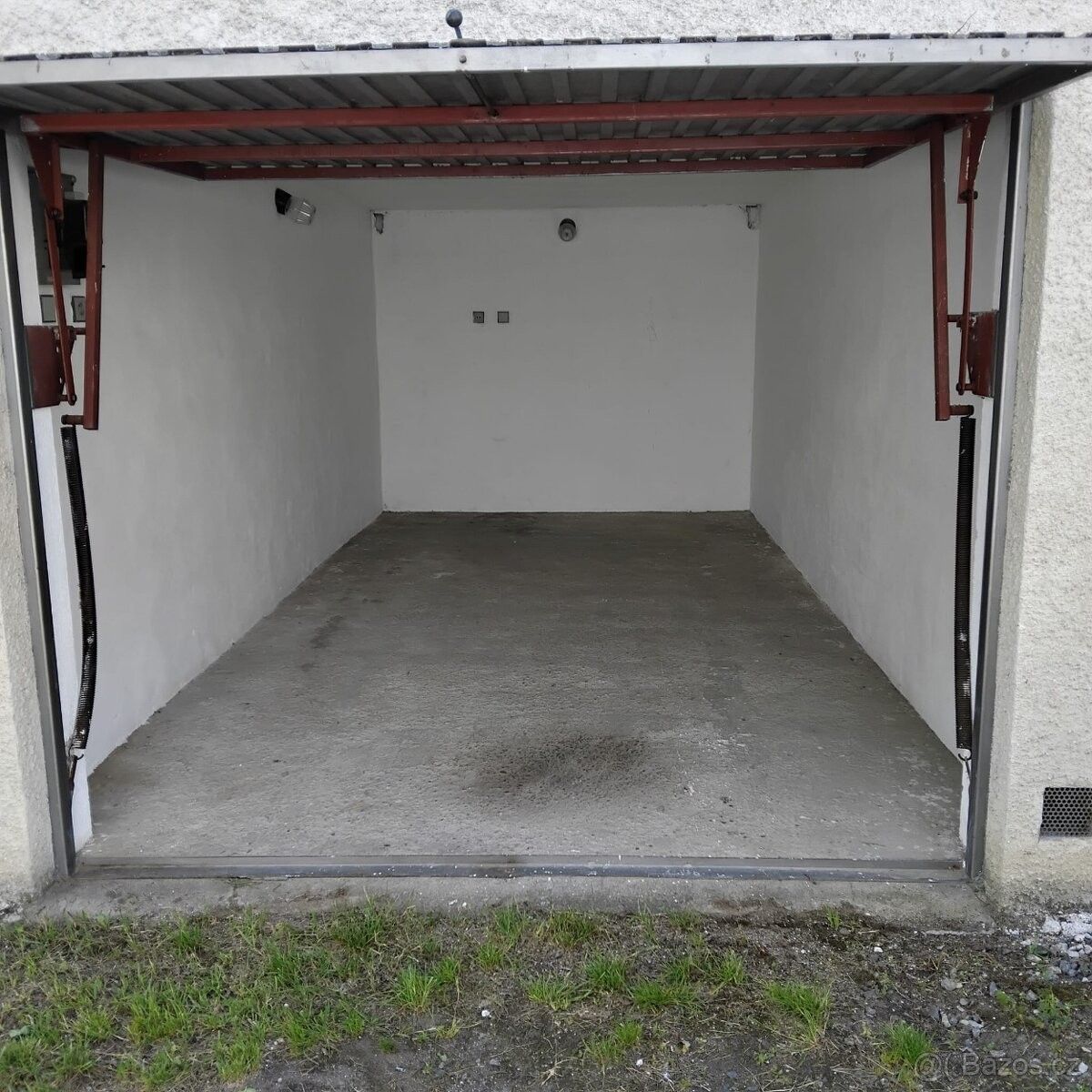 Garáže, Tábor, 390 03
