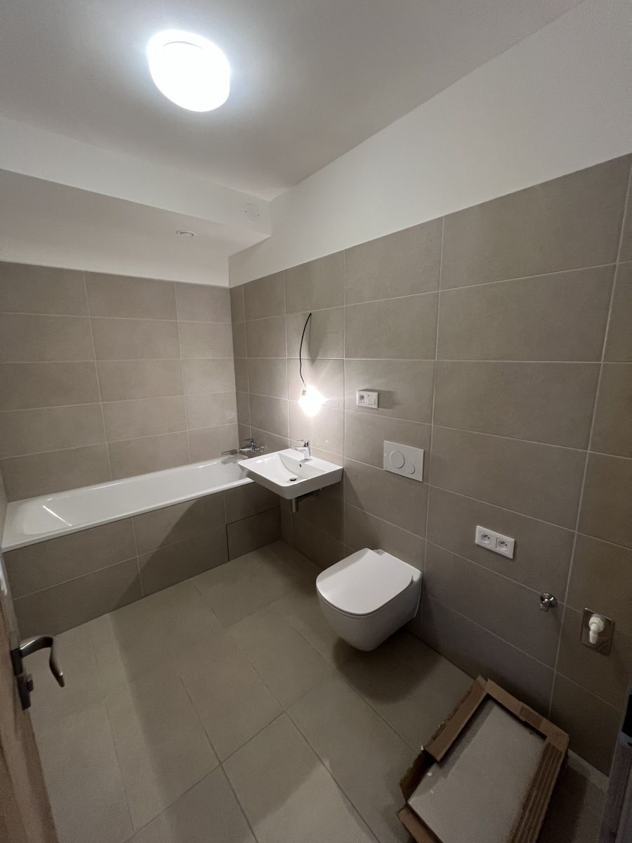 2+kk, Plukovníka Hamšíka , Praha Kbely, 53 m² - 2