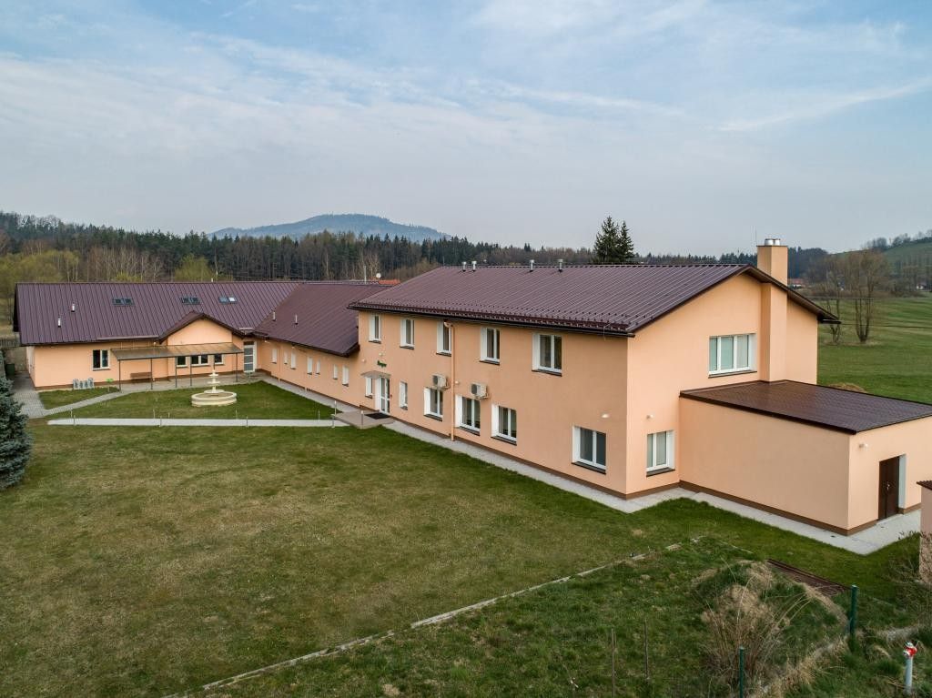 Ubytovací zařízení, Dlouhá Ves u Sušice, 1 200 m²