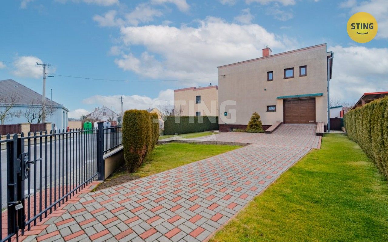 Rodinné domy, Služovice, 213 m²