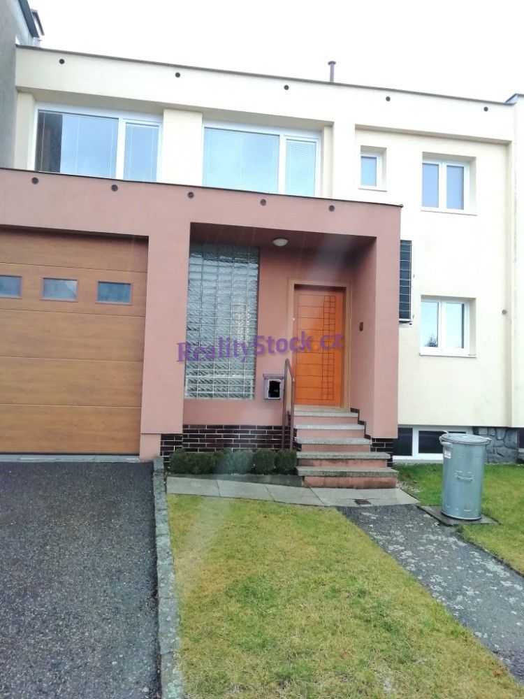 Prodej rodinný dům - Pavlíkova, Benešov, 280 m²