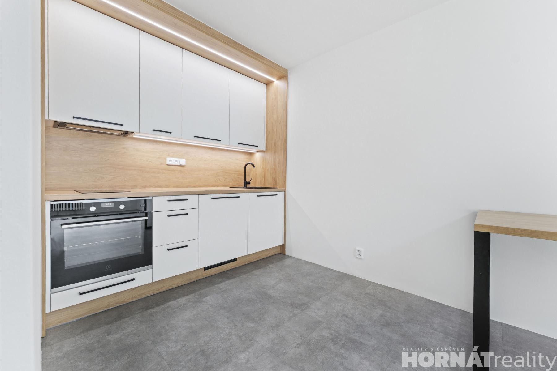 Prodej byt 2+kk - Kmochova, Hostivice, 47 m² - 5