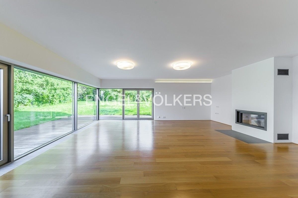 Pronájem rodinný dům - U panské zahrady, Praha, 400 m²