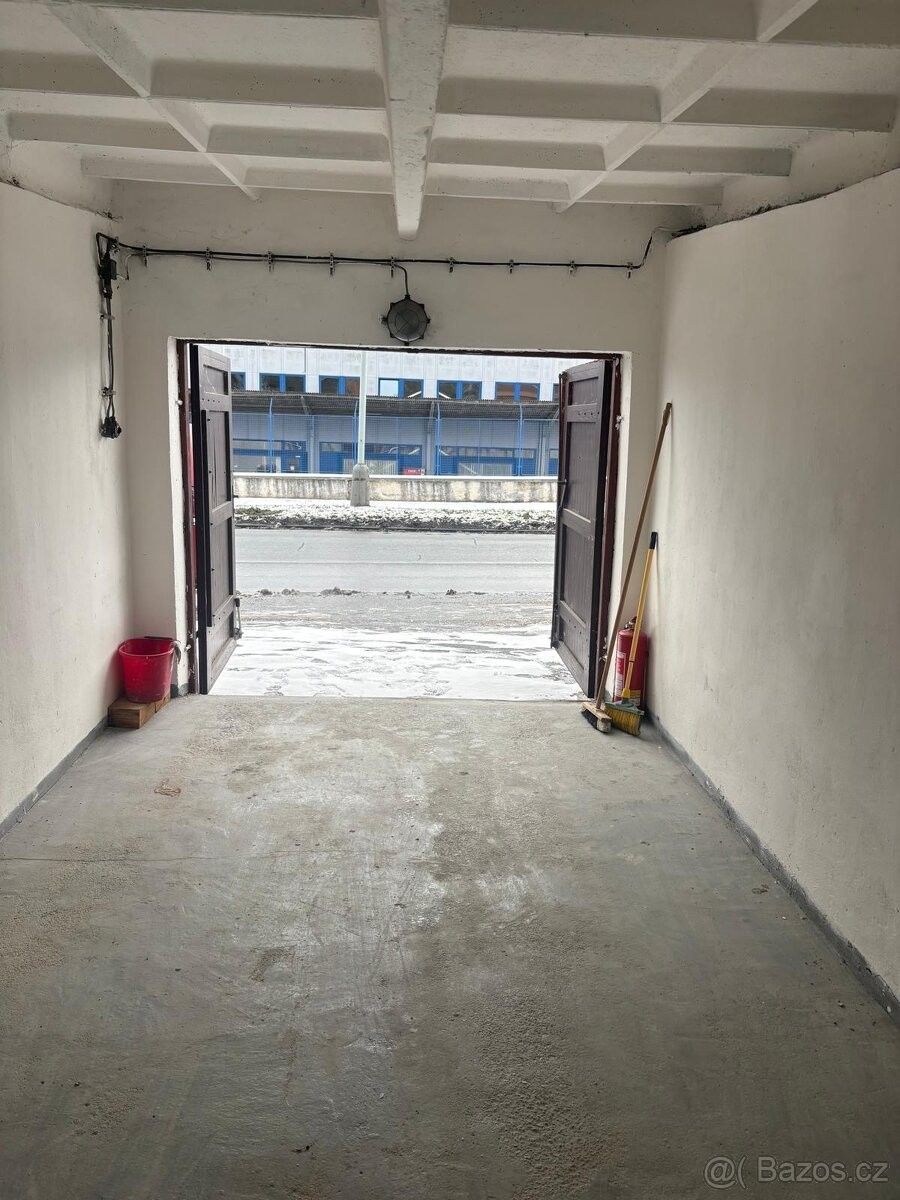 Garáže, Praha, 163 00