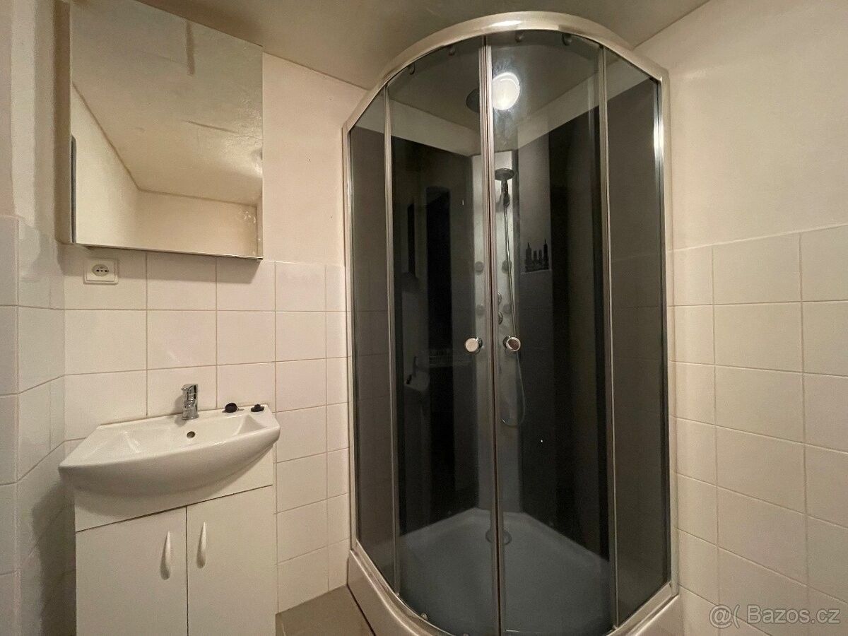 Pronájem byt - Jirkov, 431 11