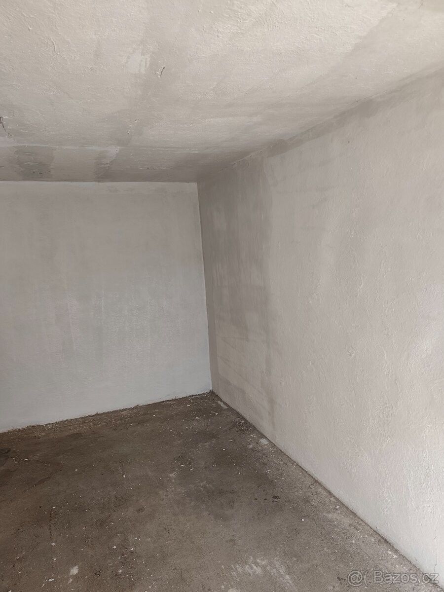 Garáž · Veselí nad Moravou, 698 01 - 4