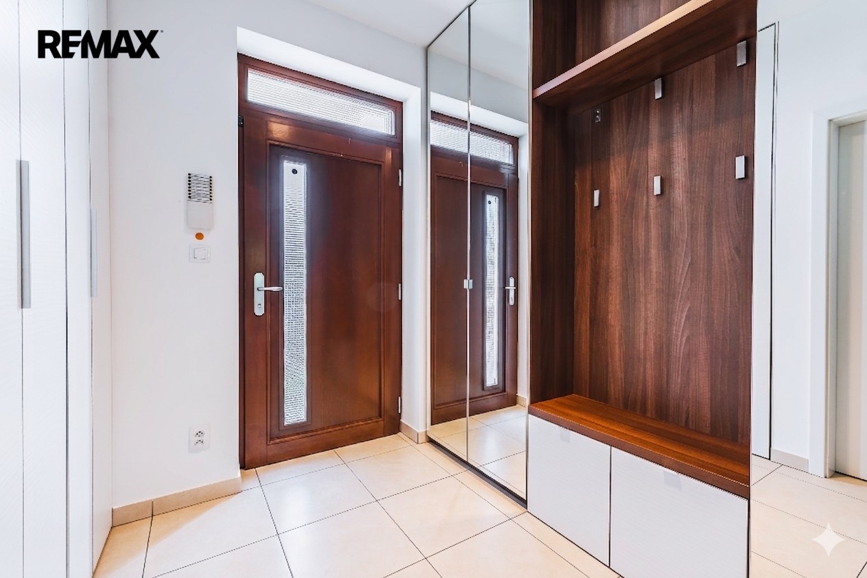 Prodej rodinný dům - Lipoltická 810, Praha Vinoř, 202 m² - 5