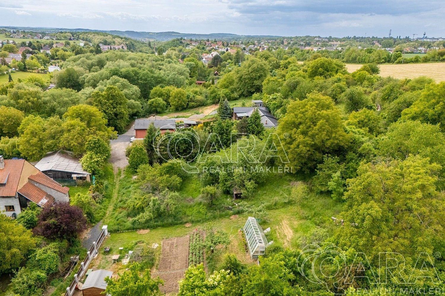 Pozemek pro bydlení, 1 714 m²