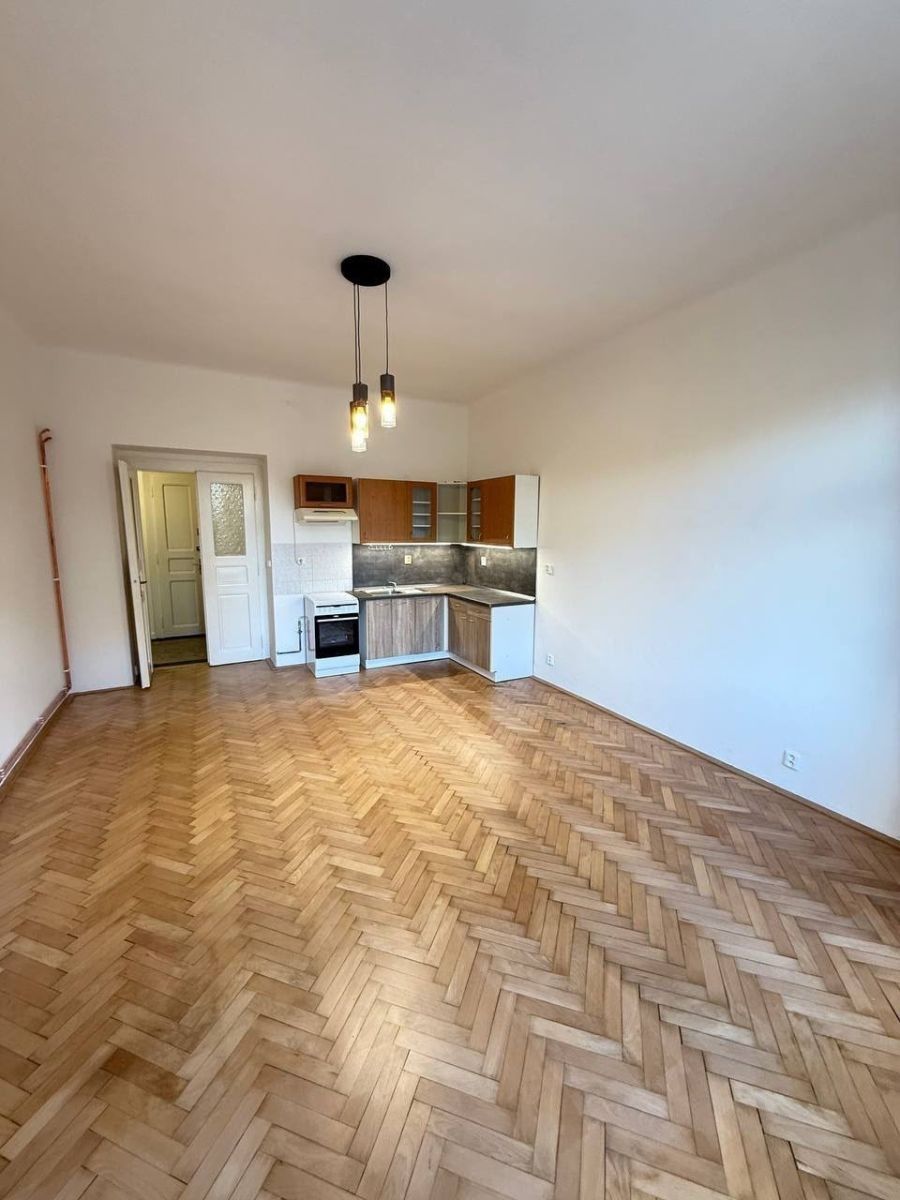 2+kk, náměstí Dr. Václava Holého, Praha - Libeň, 62 m² - 1