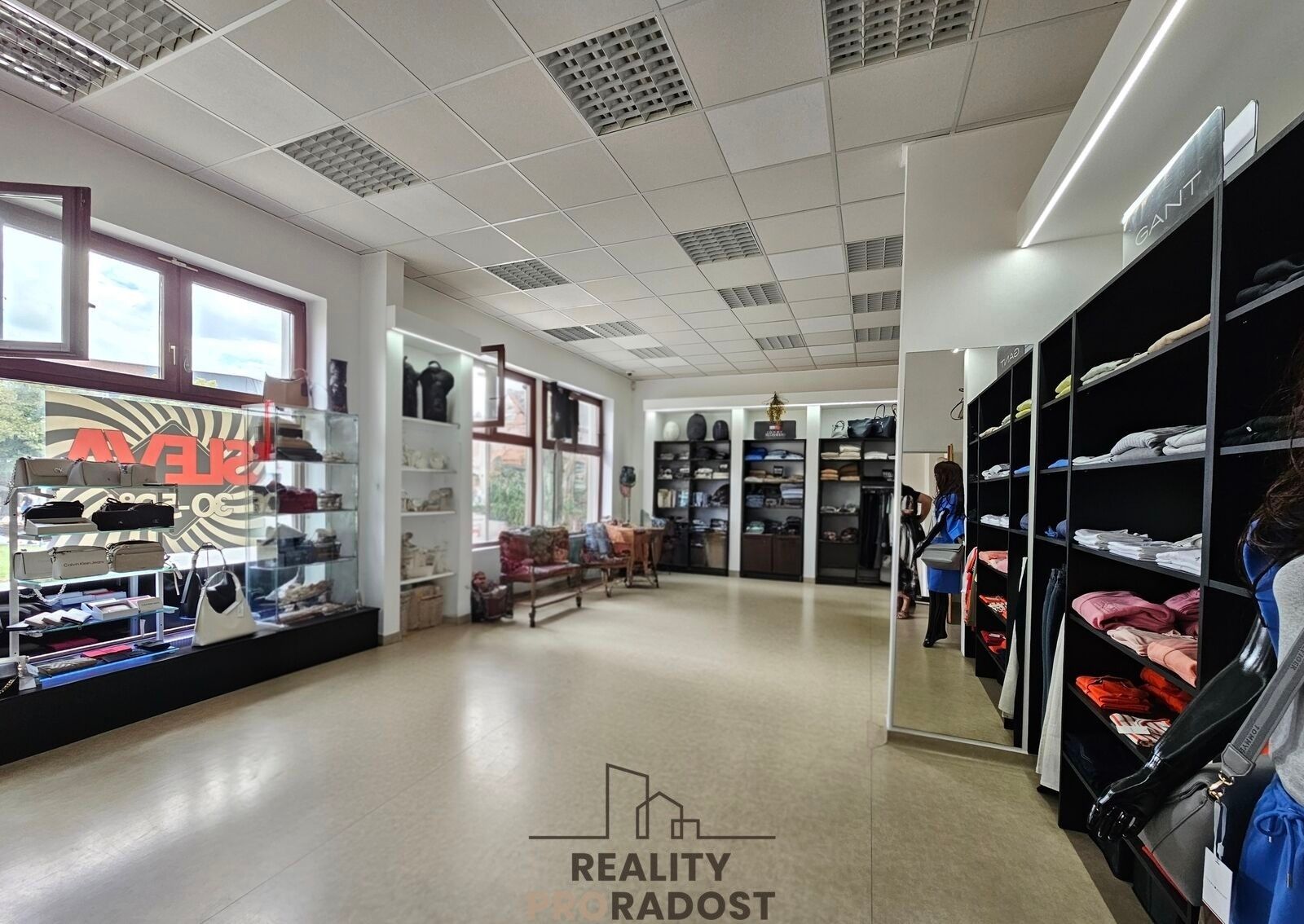 Obchodní prostory, Štefánikova, Hodonín, 90 m²