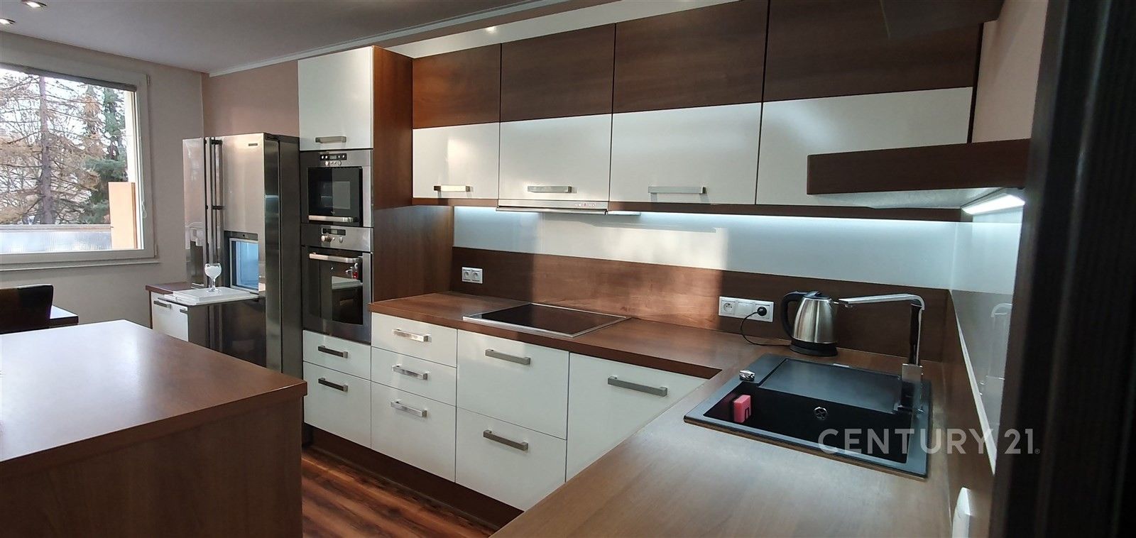 Pronájem byt 3+kk - Nevanova, Praha, 71 m²